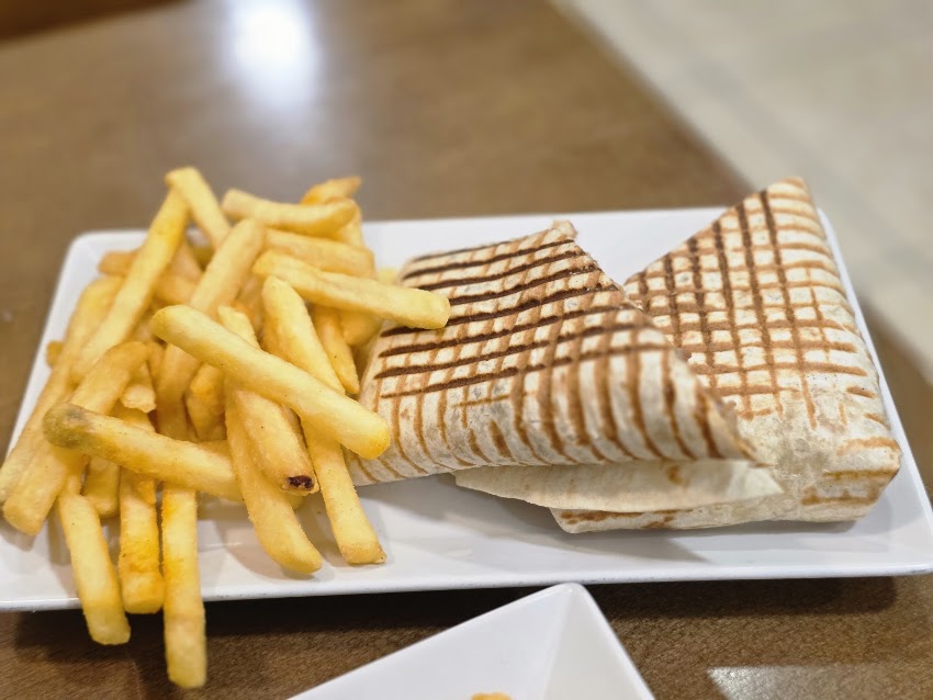 Kebab House – Cafetería y Pizzería