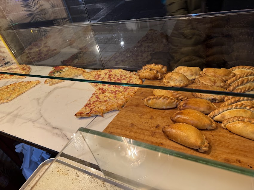 Buenos Aires Pizza & Empanadas