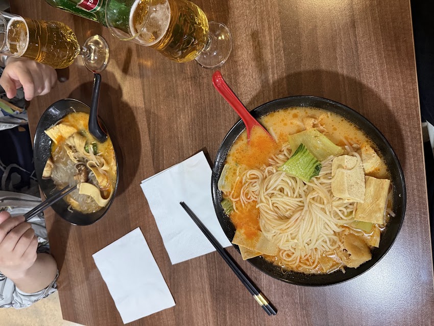 Restaurante Huyang Malatang | 胡杨 麻辣烫