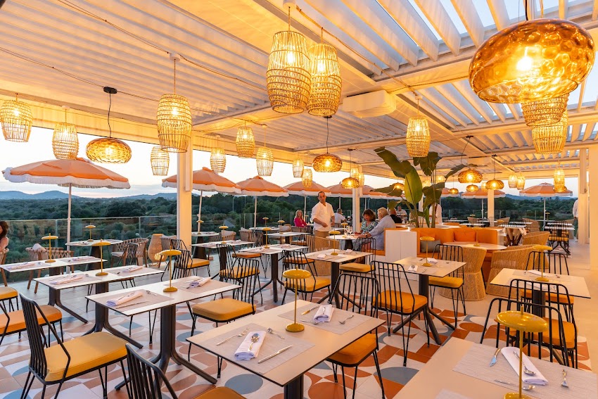 Nua Sky Lounge Cala d´Or · Restaurant & Cocktail Bar