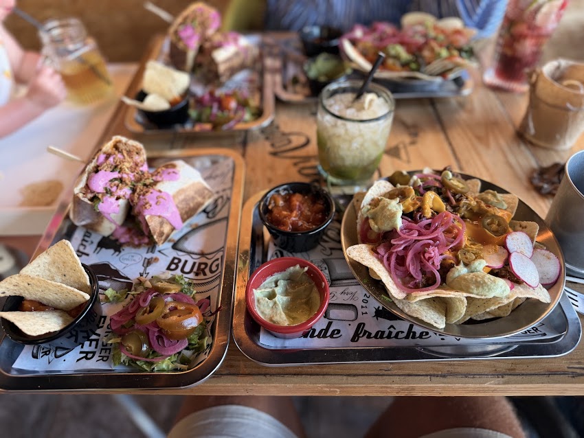 Good Vibes – cocktail bar and restaurant