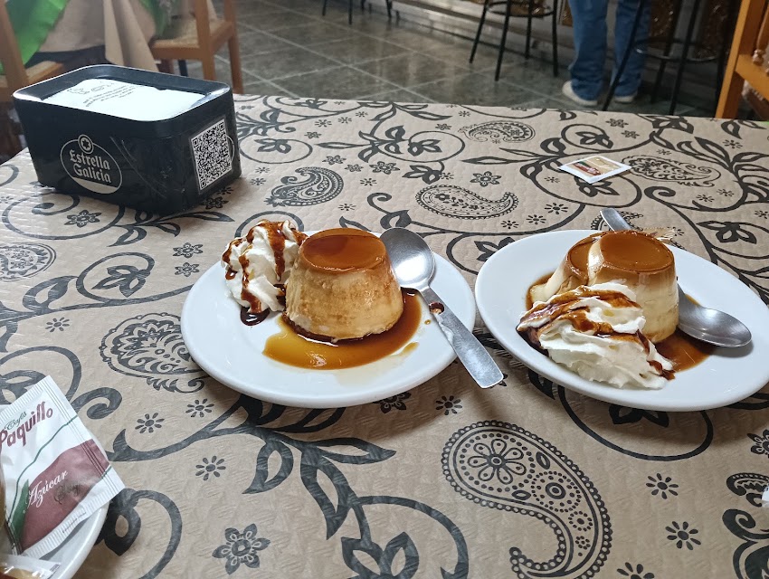Restaurante piscina de Munera
