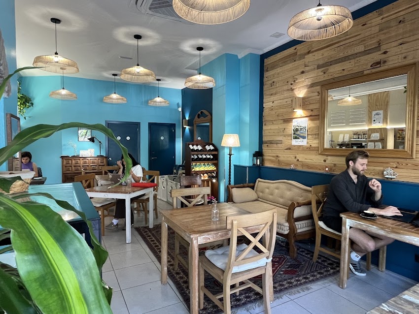 Low Tide Cafe