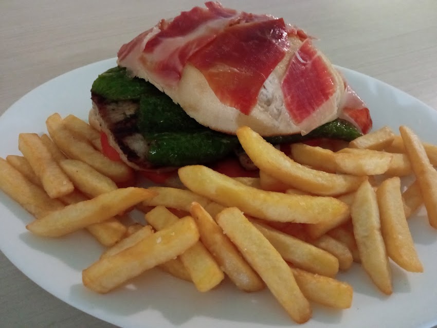 Talismán Drink and Food