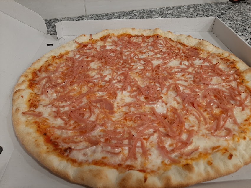 PIZZERÍA & KEBAB NEVADA