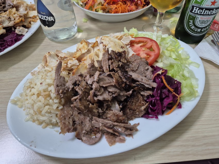 Doner Kebap Zeki – Restaurante Turco