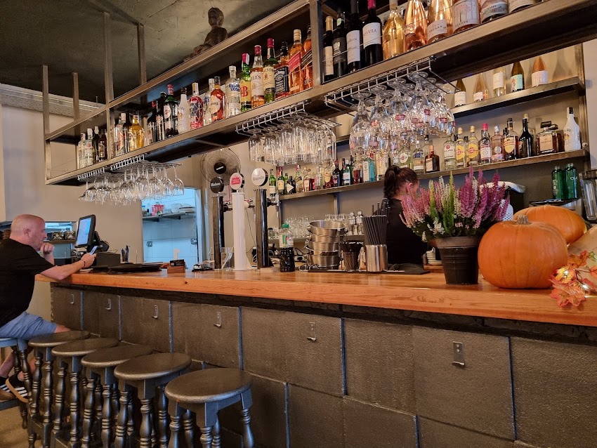 SamSam Bar & Bistro