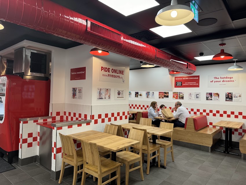 Five Guys Burgers and Fries Madrid Princesa 68