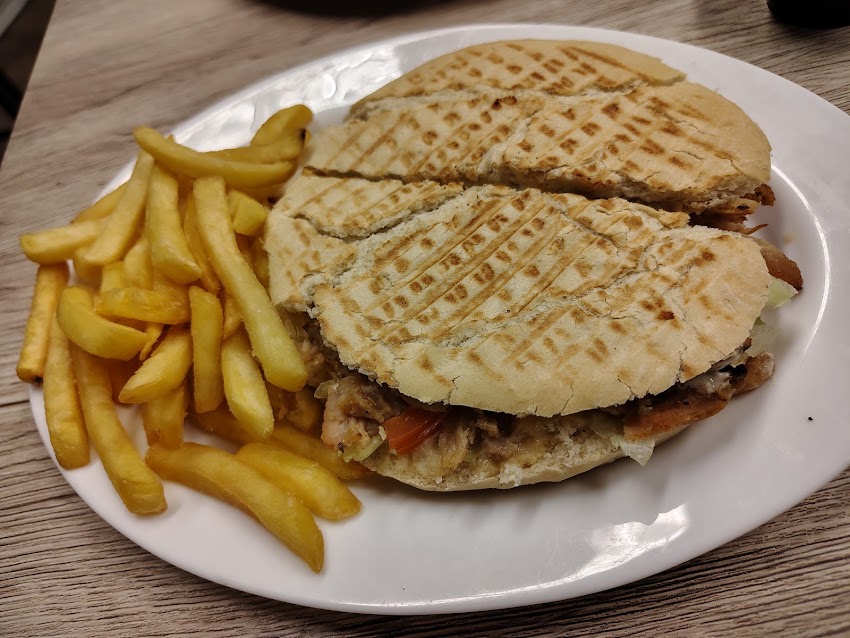 MISTER DÖNER & PIZZA \Halal food