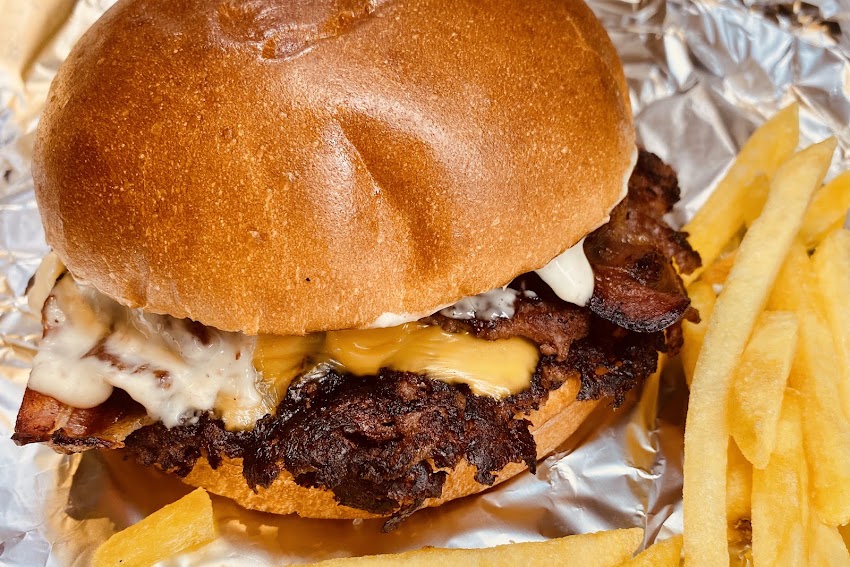 Molona’S Burger