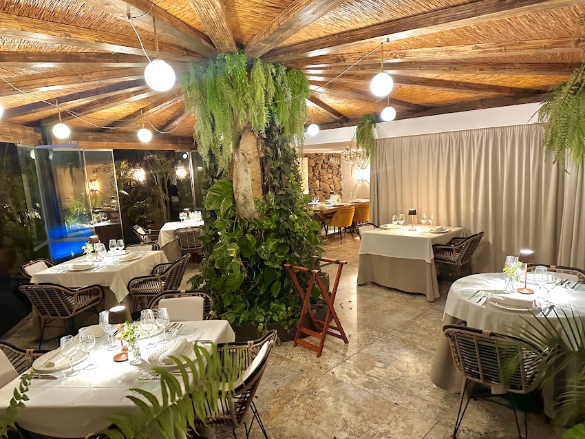 Arenas Lounge