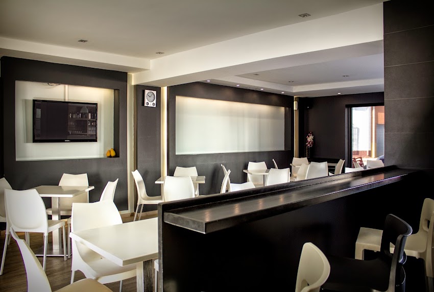 Prada Café-Bar