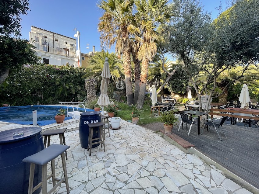 ⭐️ ⭐️⭐️ Restaurant De Bar Casa Cabestany