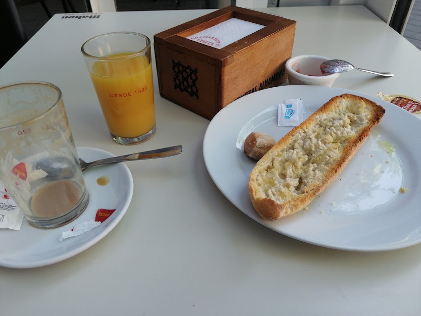El Bocadito Caliente Guay