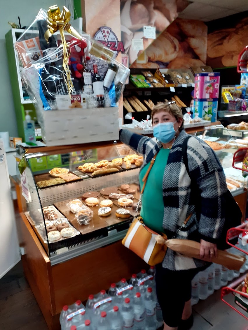 Super diagonal 24 horas Panaderia pastelería bolleria pizzería