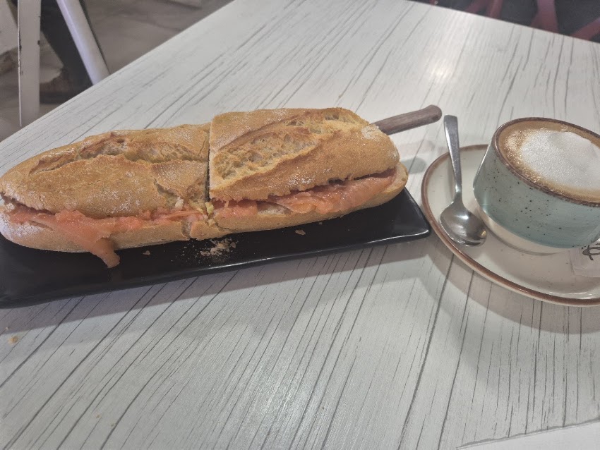Panadería-Cafetería El Paseo