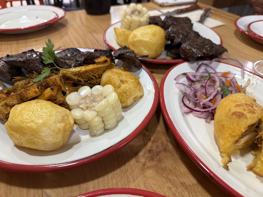 Así se Asa Pollos A La Brasa Pueblo Nuevo