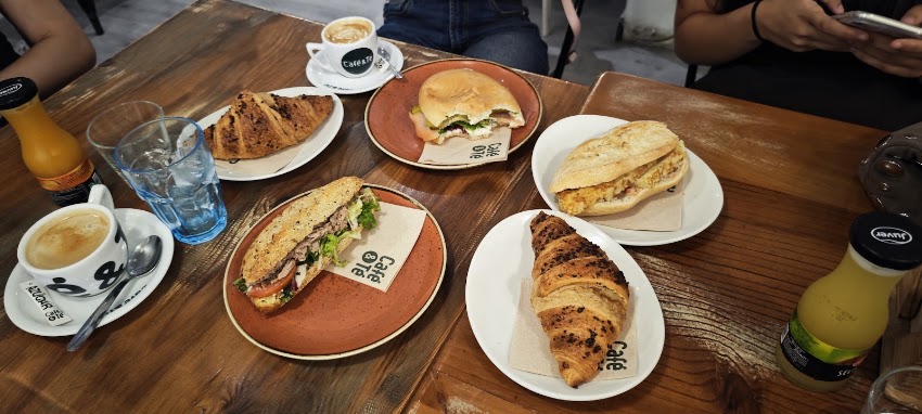 All Day Brunch by Café & Té