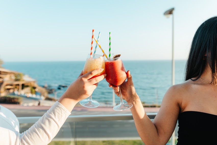 Malibu Pool Bar
