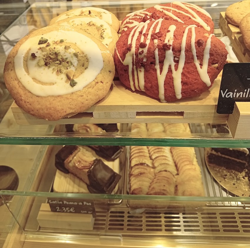 Panet Ametlla – Forn de Pa, Pastisseria i Cafeteria