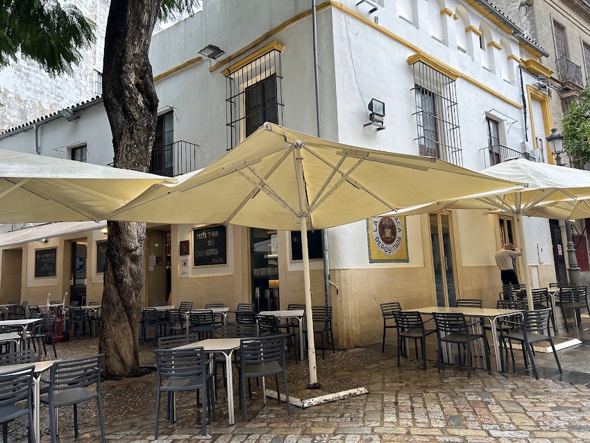 La Antigua Cruz Blanca