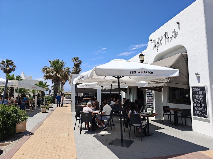 Ralph Puerto Cafe Lounge Restaurant