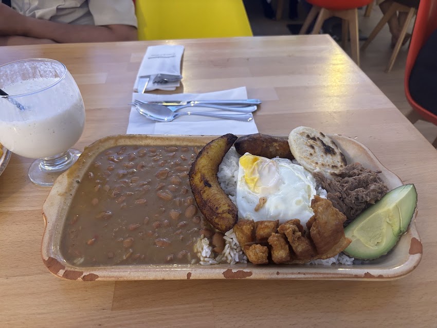 Colombiapan Valencia Comida Latina