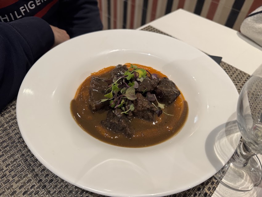 Caliuet BaRestaurant