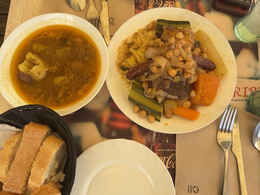Café URIBE Restaurant