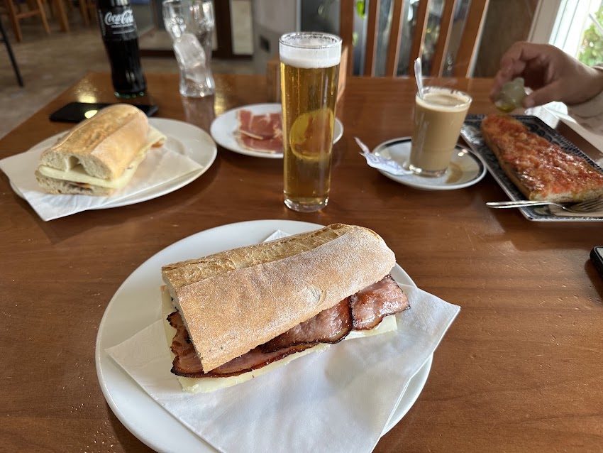 Estación de Servicio y Restaurante «El Maño»