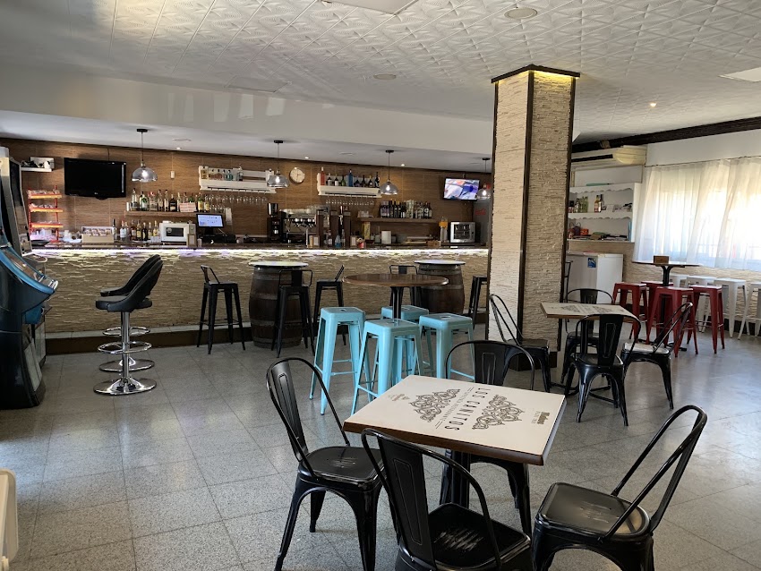 Cafetería- Restaurante «Los Canitos»