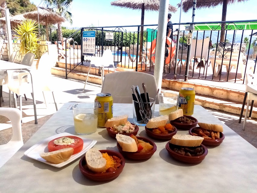 Miraflores Bar & Restaurant