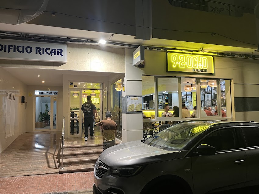 92OCHO | Burgers, Bocatas y Papas en Sant Antoni. Ibiza