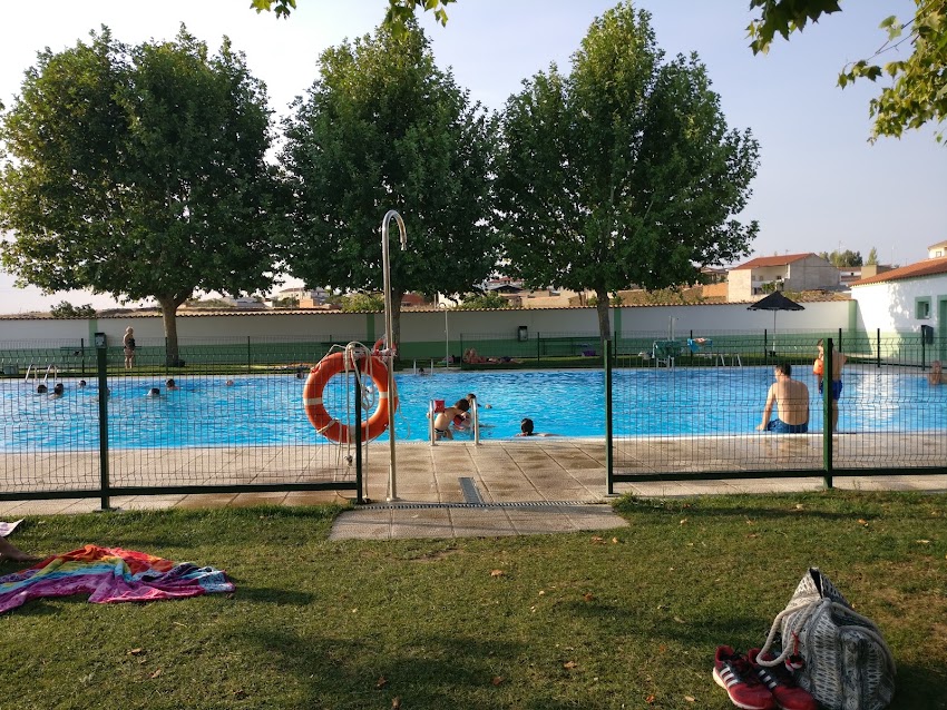 Piscina-paraíso Ceclavin