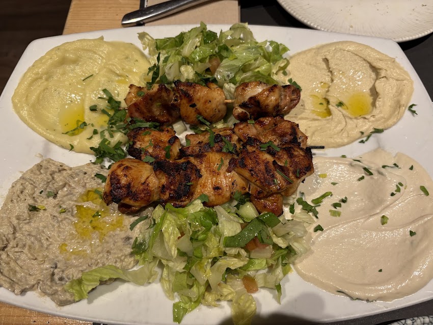 Restaurante Askadinya مطعم أسكنديا الفلسطيني