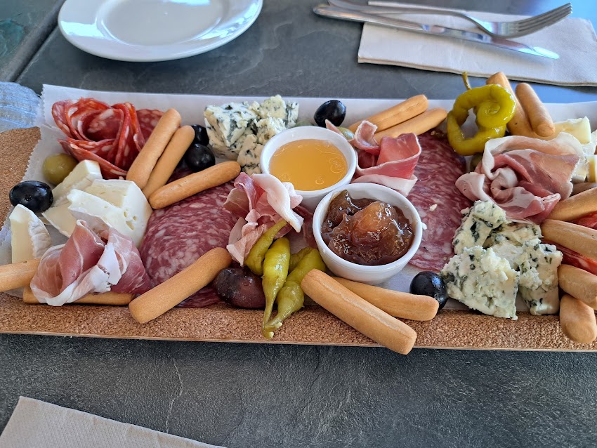 Penelope Restaurant & cocktail bar