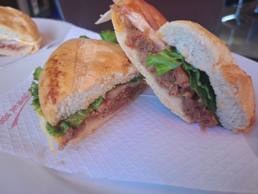 Cafetería Hamburguesería Neptuno