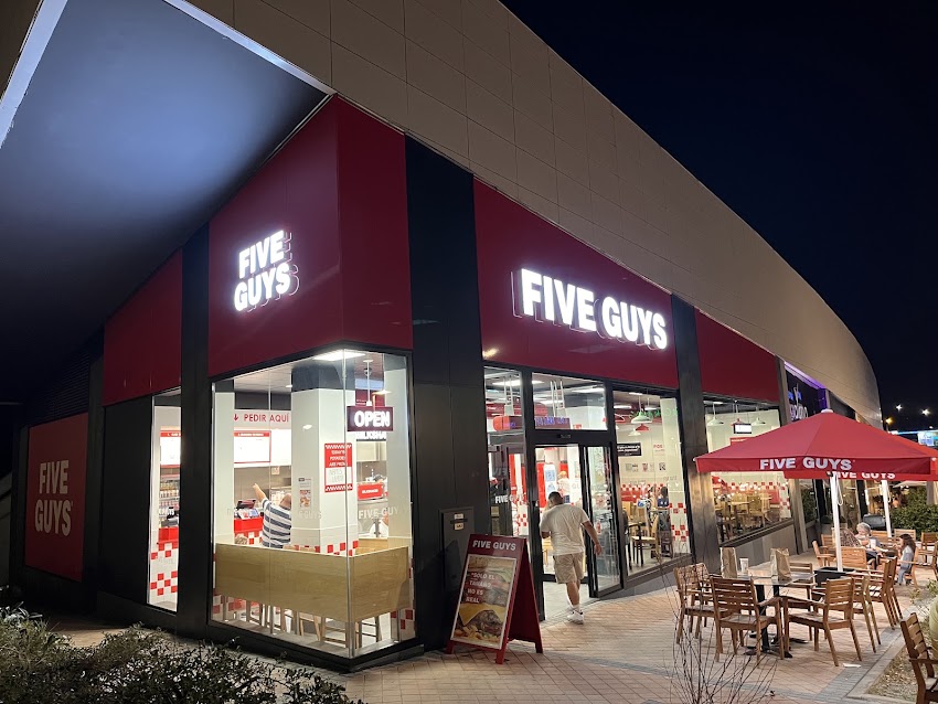 Five Guys Burgers and Fries Avenida de los Andes