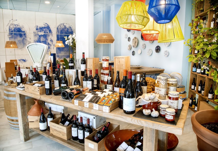 THE COMM Restaurant