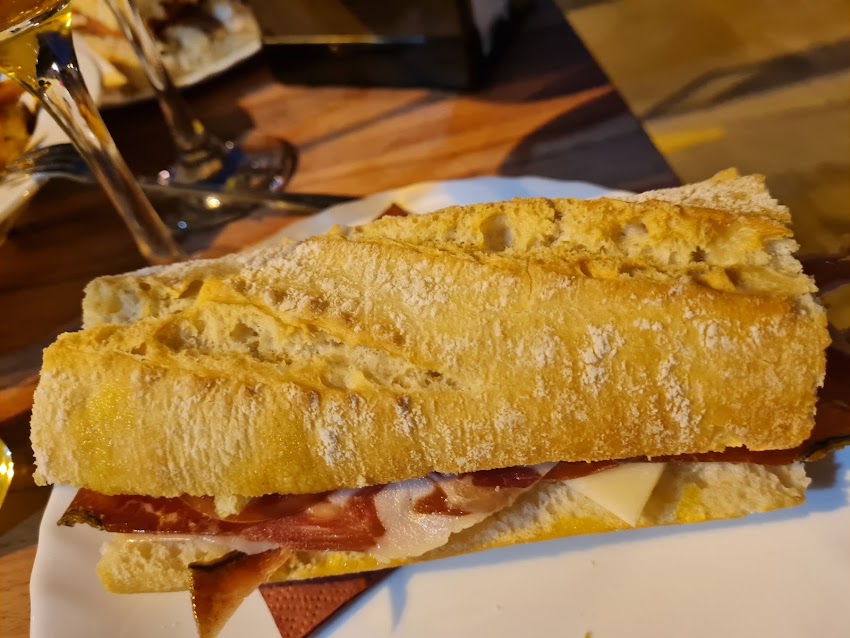 Pepe’s Café-Bar.