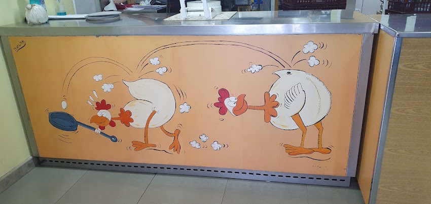 Komoenkasa – Pollos asados y comida para llevar