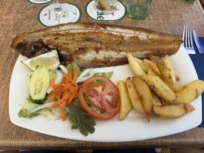 BAR & RESTAURANT MARINAS