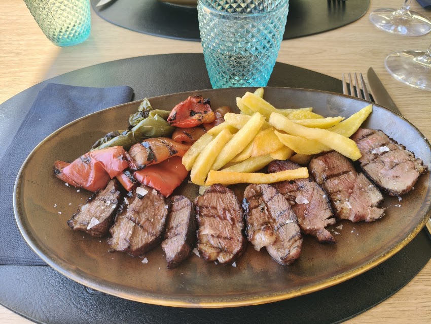 Carbónico Bistró