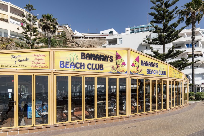 Banana’s Beach Club