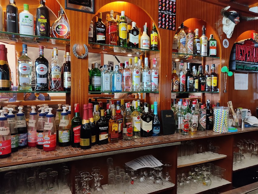 Pub 13 Hollandse Bar