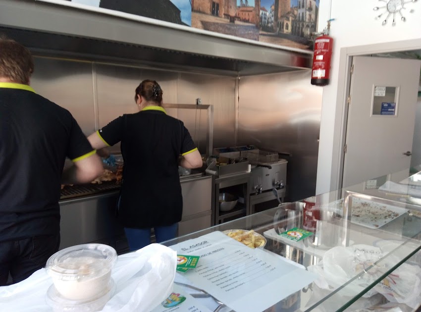 Asador Mejostilla pollos al carbón portugués