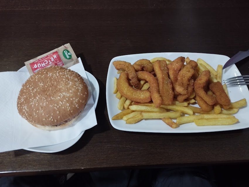 Hamburguesería Mac Dous