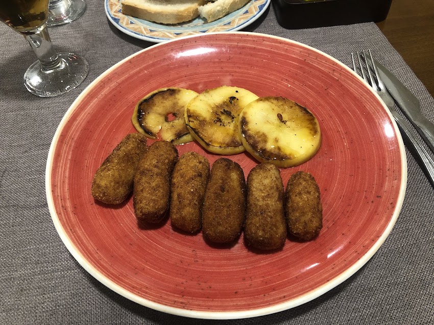 Fonda Mitjà Restaurant