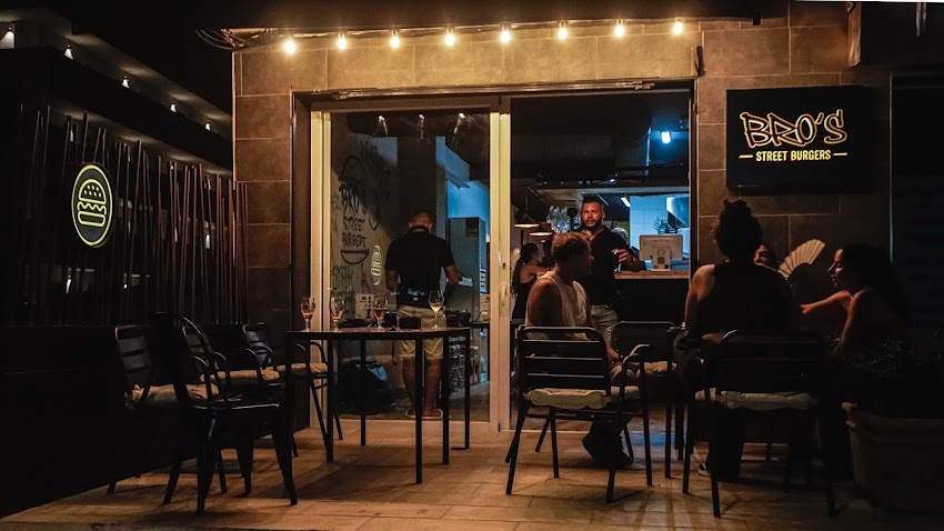 Bros Street Burgers