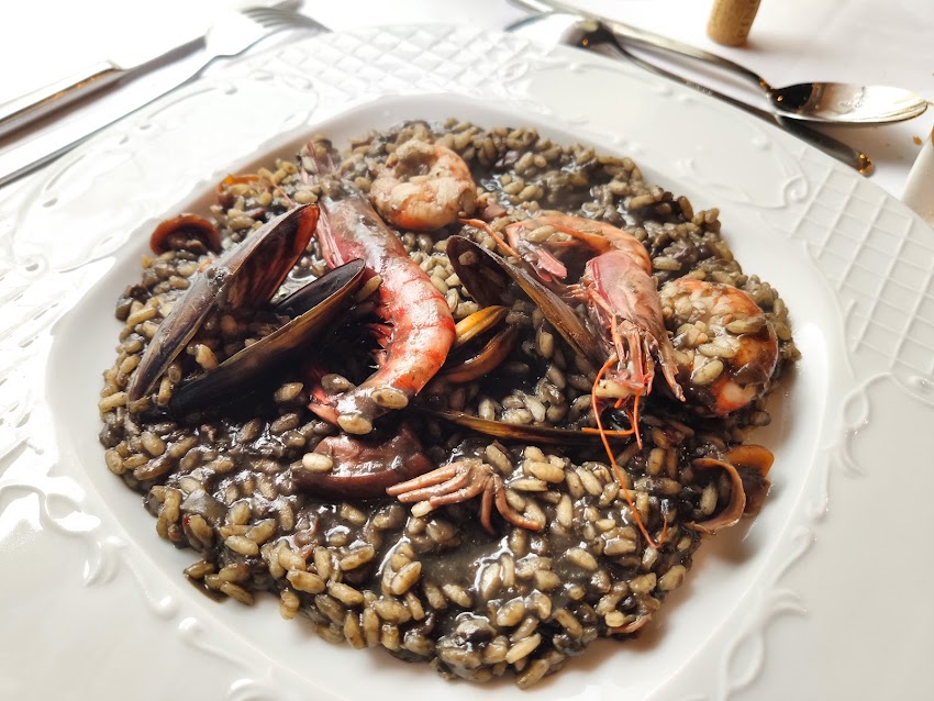 míomió · Restaurant, Càtering & Take Away